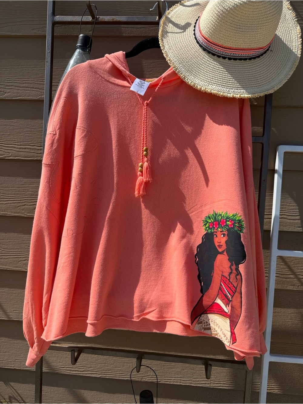 Disney New Mohana Hawaiian Corl XL hoodie gorgeous no longer available